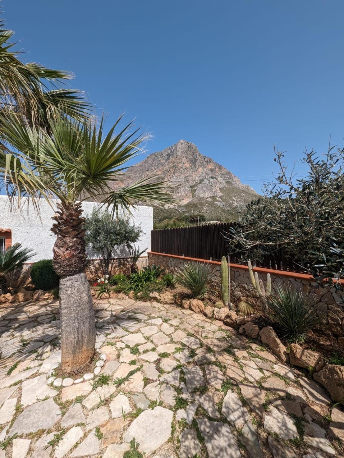 קוסטונאצ'י Villa Baia Di Cornino מראה חיצוני תמונה