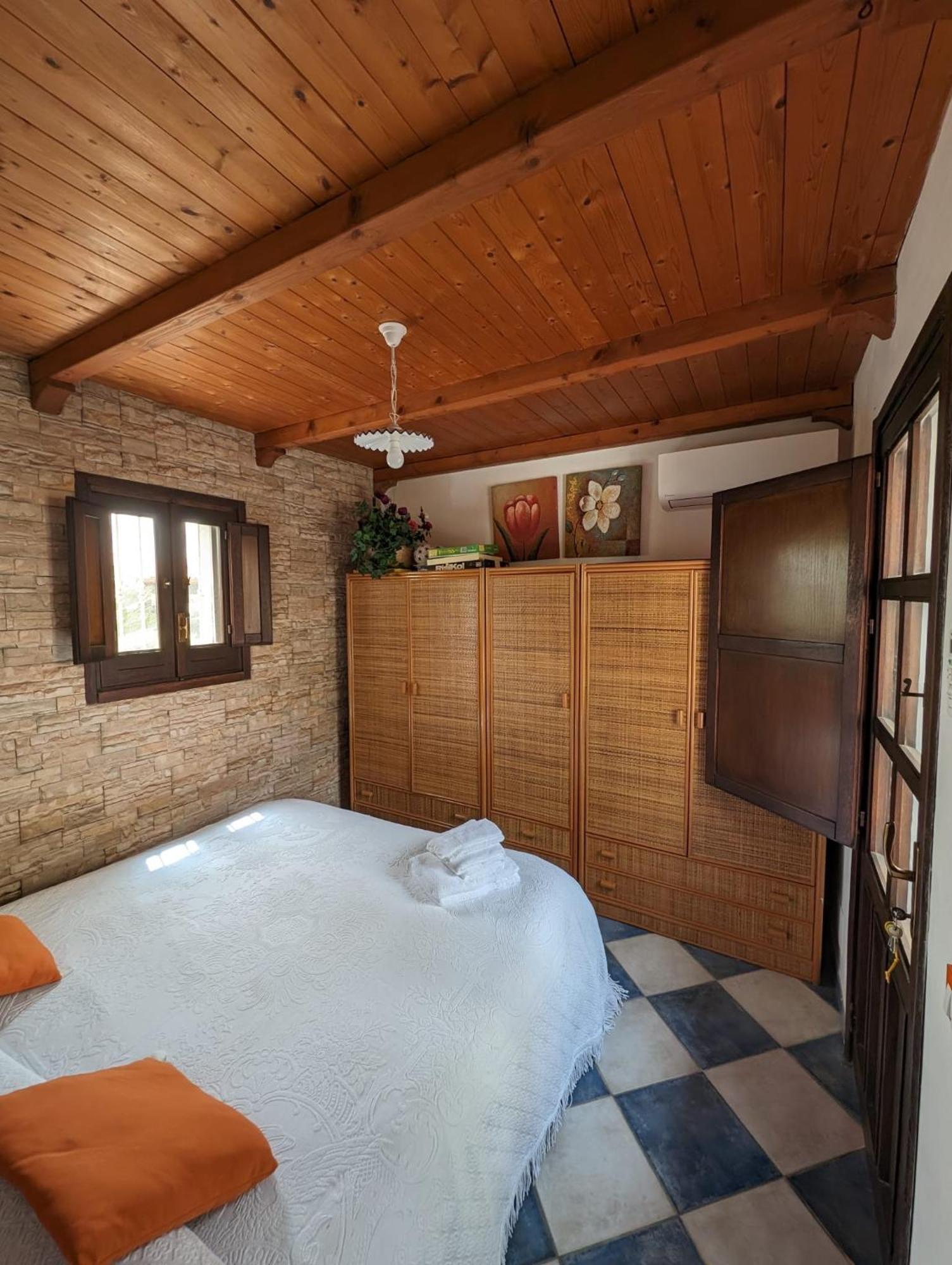 קוסטונאצ'י Villa Baia Di Cornino מראה חיצוני תמונה