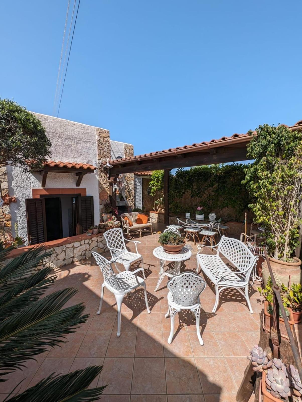 קוסטונאצ'י Villa Baia Di Cornino מראה חיצוני תמונה