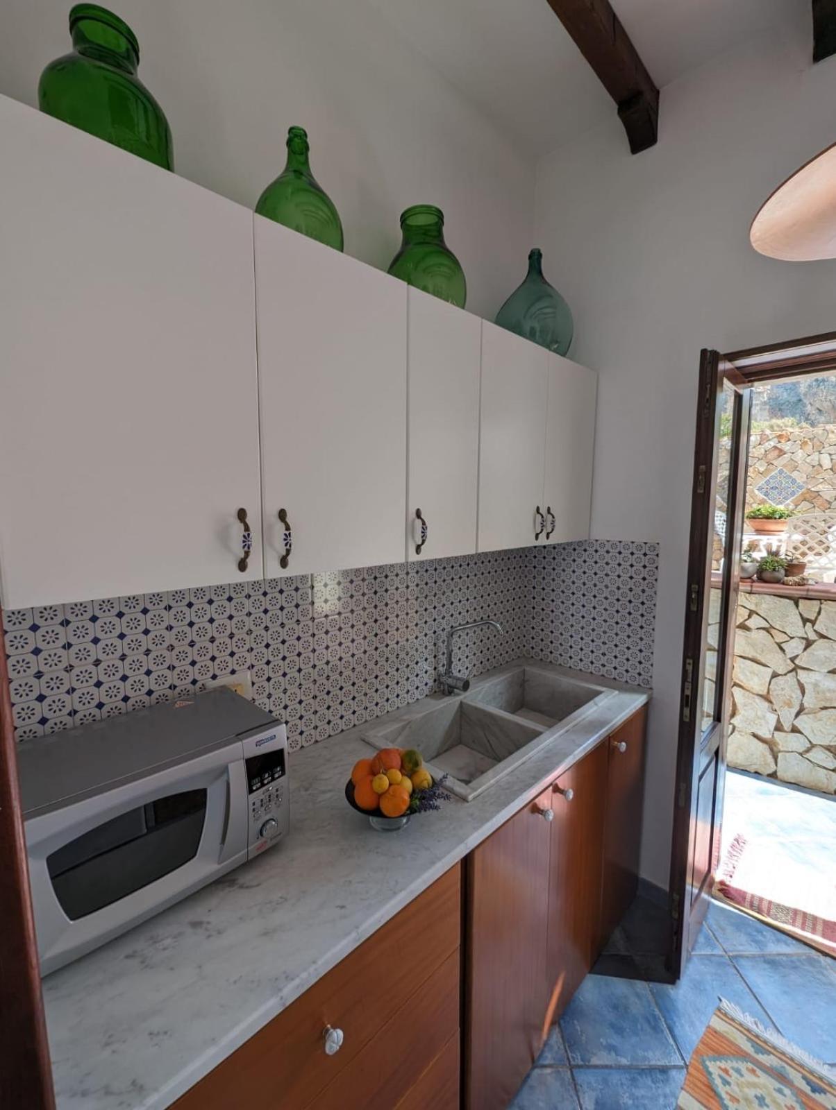 קוסטונאצ'י Villa Baia Di Cornino מראה חיצוני תמונה