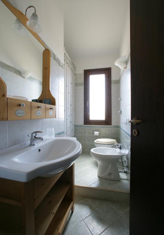 קוסטונאצ'י Villa Baia Di Cornino חדר תמונה
