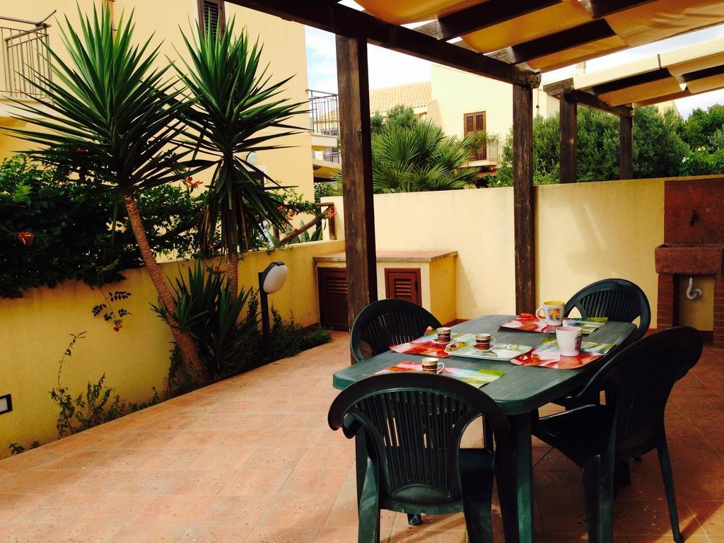 קוסטונאצ'י Villa Baia Di Cornino חדר תמונה
